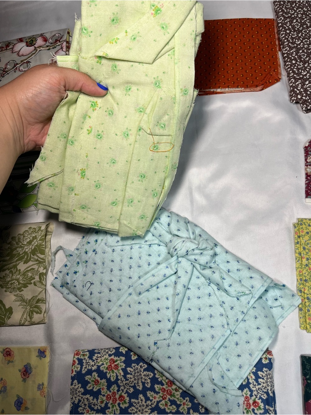Lot of 14 Vintage Cotton Quilting Fabric Pieces Florals Craft Sewing Mixed Sizes - Picture 5 of 6